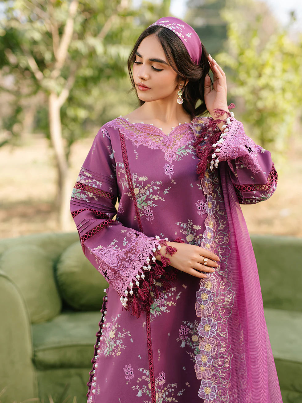 IVY-13 | 3 PC Lawn